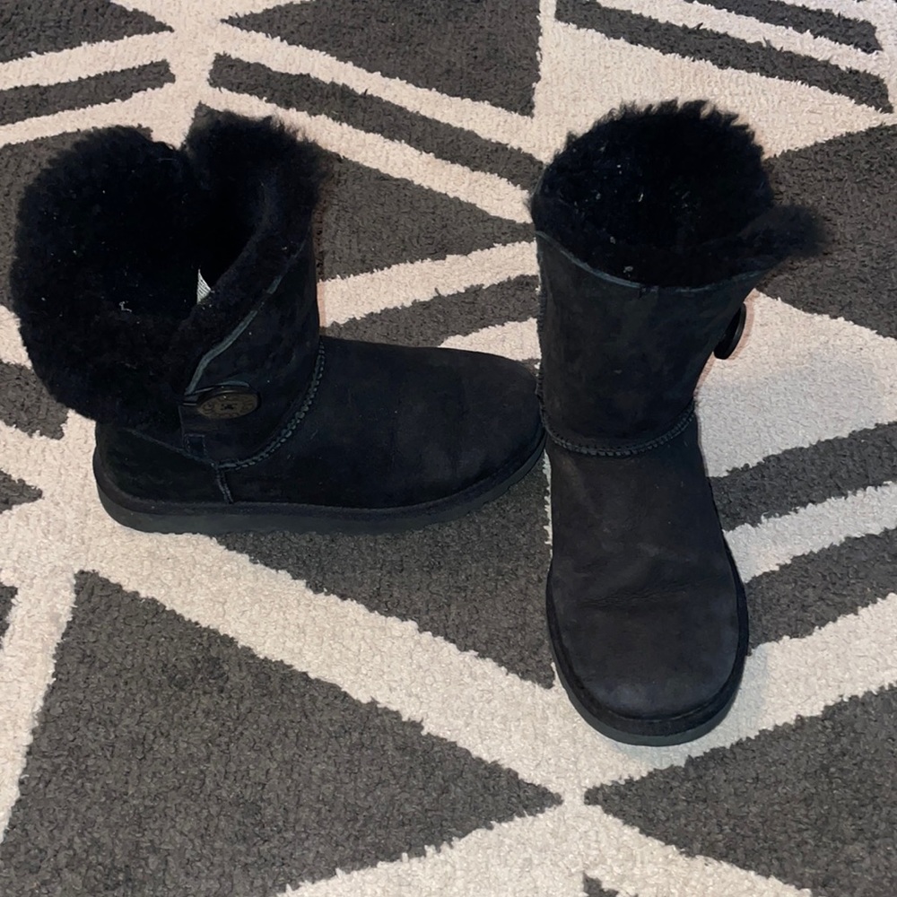 Ugg Bailey Button Short boot